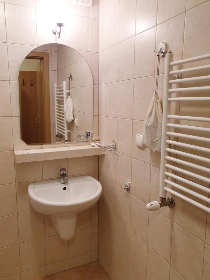 Palac Pod Kampinosem - Blisko Warszawy Leszno  エクステリア 写真
