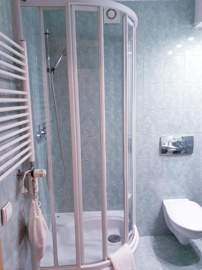 Palac Pod Kampinosem - Blisko Warszawy Leszno  エクステリア 写真