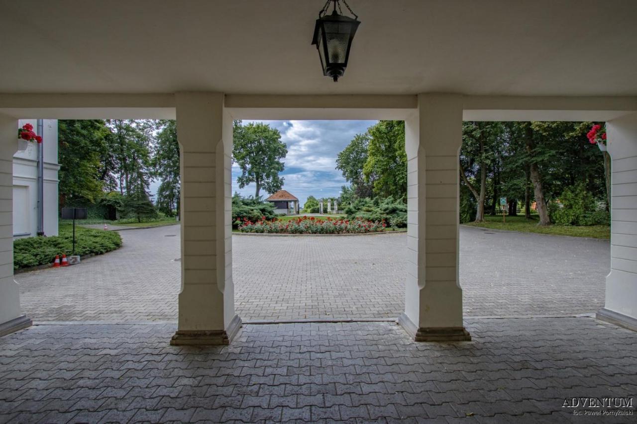 Palac Pod Kampinosem - Blisko Warszawy Leszno  エクステリア 写真