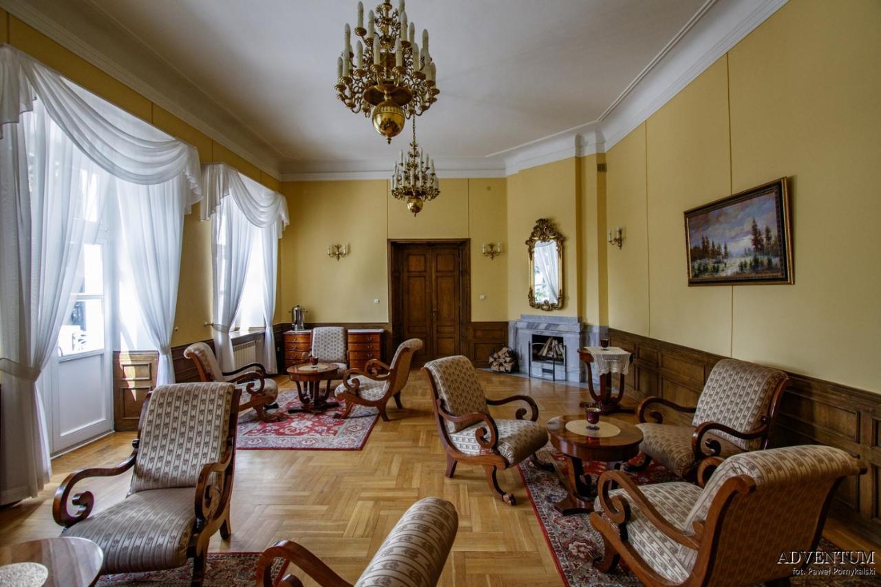Palac Pod Kampinosem - Blisko Warszawy Leszno  エクステリア 写真